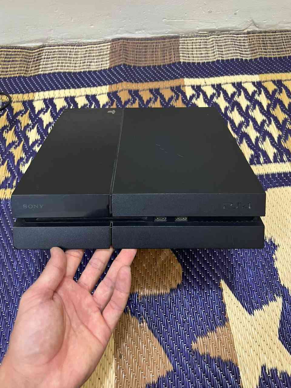 سلام عليكم
بلي 4 فات نص تيرا مع كارتونه ومع كامل ملحقات جوستكات 2
تجاري
مع يوبي اس السعه 850AV
مكاني بغداد حي اور التواصل واتساب ***********
السعر 270الف
SONY.
BPS4
