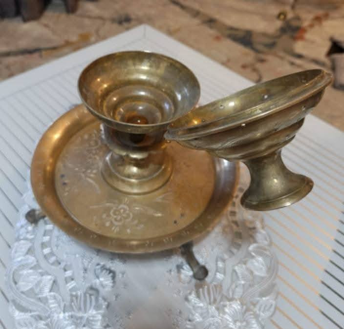 مبخرة مطلية نحاس 
السعر ٣٠ الف


**إذا كنت صاحب هذا الإعلان وتريد حذفه لأي سبب، رجاءا أرسل رسالة إلى الدعم الفني**