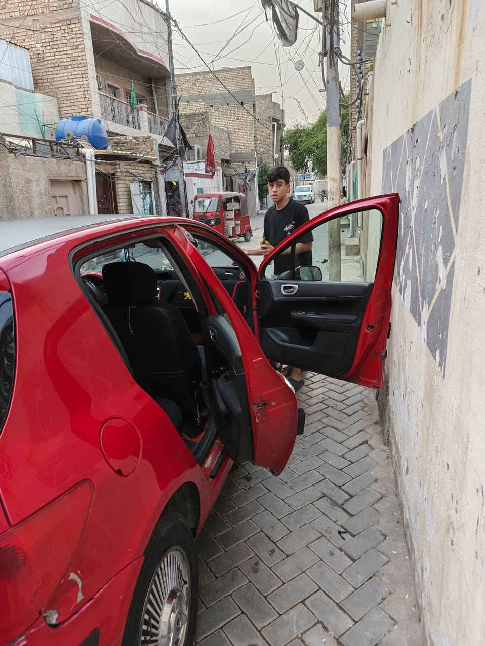 سلام عليكم رجا لاتكسر بالسعر
بيجو فرنسي 307 لون احمر رقم بغداد بسم صاحبها موجود حي يرزق... سياره نضيفه وتعبان عليها بيها بعض الملاحظات بيها اشخوط بالباب الخلفي للسايق وبيها طعجه بصف الصندوك زغيه.. تبريد شغال شاشه ايباد  تخم تاير جديد.._كير اتو_ سياره كدامك وشوفها تجي تفحص بعينك  مكاني بغداد مدينة الصدر الجوادر سعر السياره 57 وبيها مجال حك الجيه واسف على الاطالة......


**إذا كنت صاحب هذا الإعلان وتريد حذفه لأي سبب، رجاءا أرسل رسالة إلى الدعم الفني**
