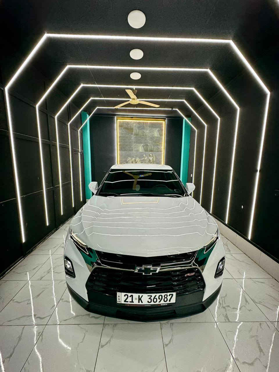 بلايزر موديل 21 محرك 4 سلندر 2500 تنفس طبيعي ماشية 55 الف بدون ايرباك مواصفات LT حادثها جانبي موضح بالصور جاملغ مبدل ومصبوغ والباب صبغ وبالنسبة للبنيد نطخ بالشحن ونصبغ والصورة موجودة مع الصور سونار ايضا مرفق
 السعر 179 
مكانها ديالى خانقين
للتواصل ***********
