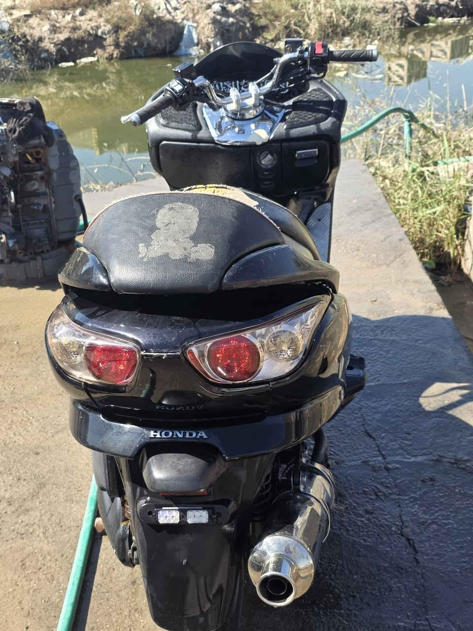 فورزه ٠/٨ كامله كلها شغاله عميه وجه بومه للبيع المكان قضاء المدينه
***********
