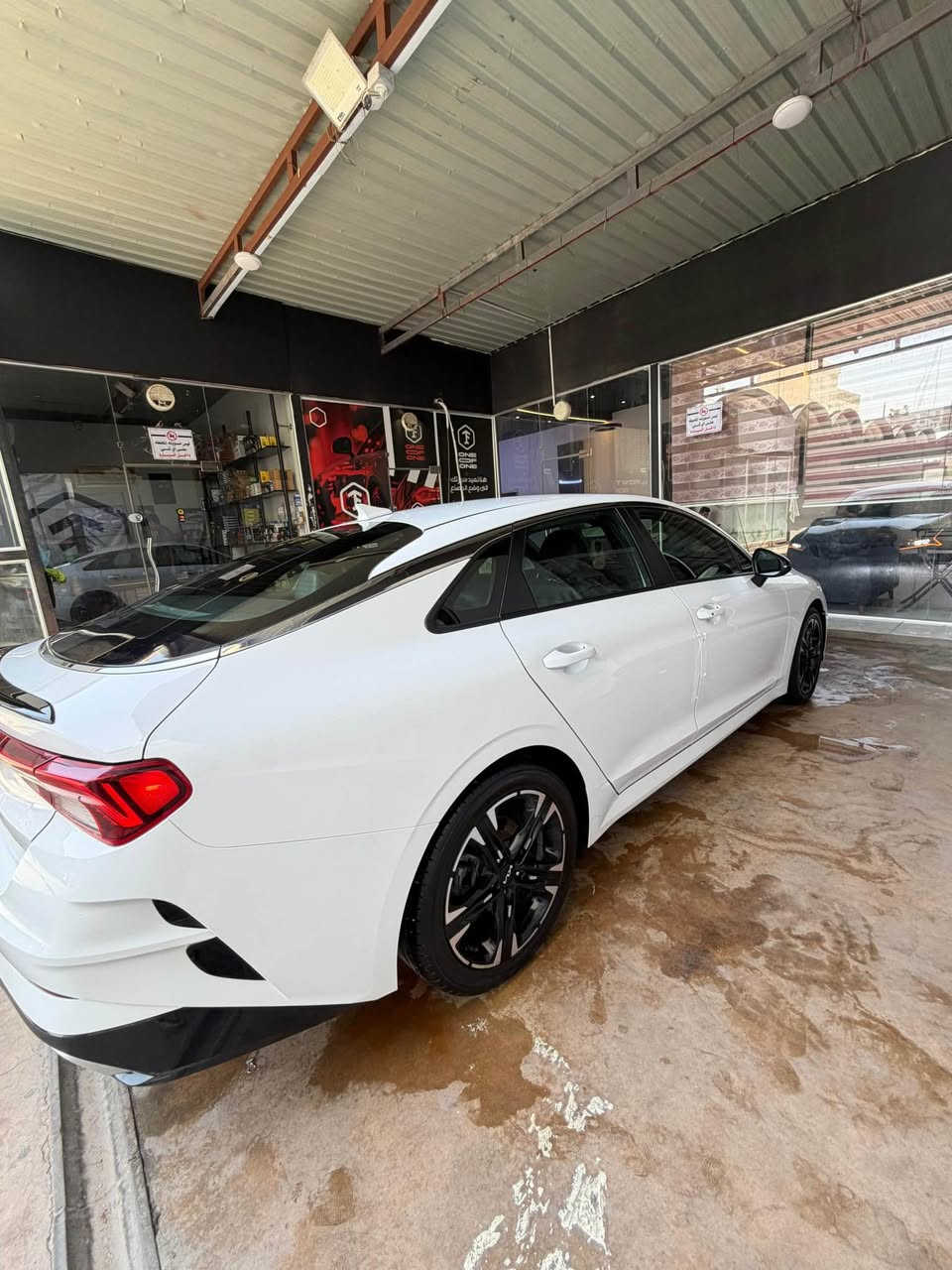 للبيع — كيا K5 GT-Line موديل 2022
فول مواصفات بدون فتحة ✨
  
حادث خفيييف بنيد فقط 
* محرك 1.6 تيربو اقتصادي وعزم ممتاز
* كير 8 سرعات
* شاشه كبيرة + كامره + حساسات
* تشغيل بصمة وريموت ستارت
* LED أمامي وخلفي
* جنوط GT-Line سبورت
* داخلية نظيفة جداً
* السيارة شرط الفحص

ما تحتاج أي مصروف، استخدام شخصي وجاهزه ع اخر حبايه 
العنوان البصره 
رقم الهاتف *********** البصرة, العراق

