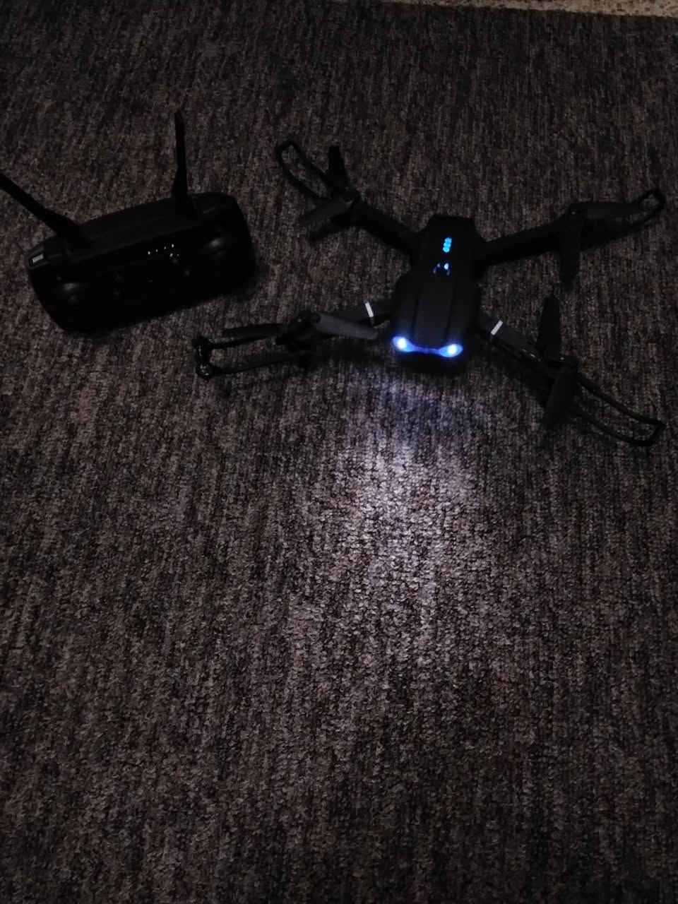 السلام عليكم...
درون للبيع المكان بابل ( حله )...

التفاصيل + المواصفات 

------------------------------------

اسم الدرون : E88 PRO...

1 - كاميرا اماميه...

2 - كاميرات تحت الدرون..

3 - نزول تلقائي...

4 - اقلاع تلقائي..

5 - 360° درجه...

6 - ارتفاع 100 متر...

7 - مداها 100 متر...

8 - ضوء امامي...

9 - تحتوي على 4 دروع... لحمايه المراوح...

10 - تحتوي على 4 مراوح اضافيات ( احتياط )..

11 - تحتوي على 3 بطاريات...يعني بطاريتين احتياط...

12 - البطاريه الواحده ضل الدرون طايره 15 دقيقه وهنه 3 بطاريات يعني ضل طايره 45 دقيقه...
13 - اسم تطبيق الكامره موجود بورقه التعليمات

----------------------------------

الدرون قويه وحلوه...

السعر ( 30 ) الف وبيه مجال...

للستفسار الاتصال على الرقم...

( *********** )...
