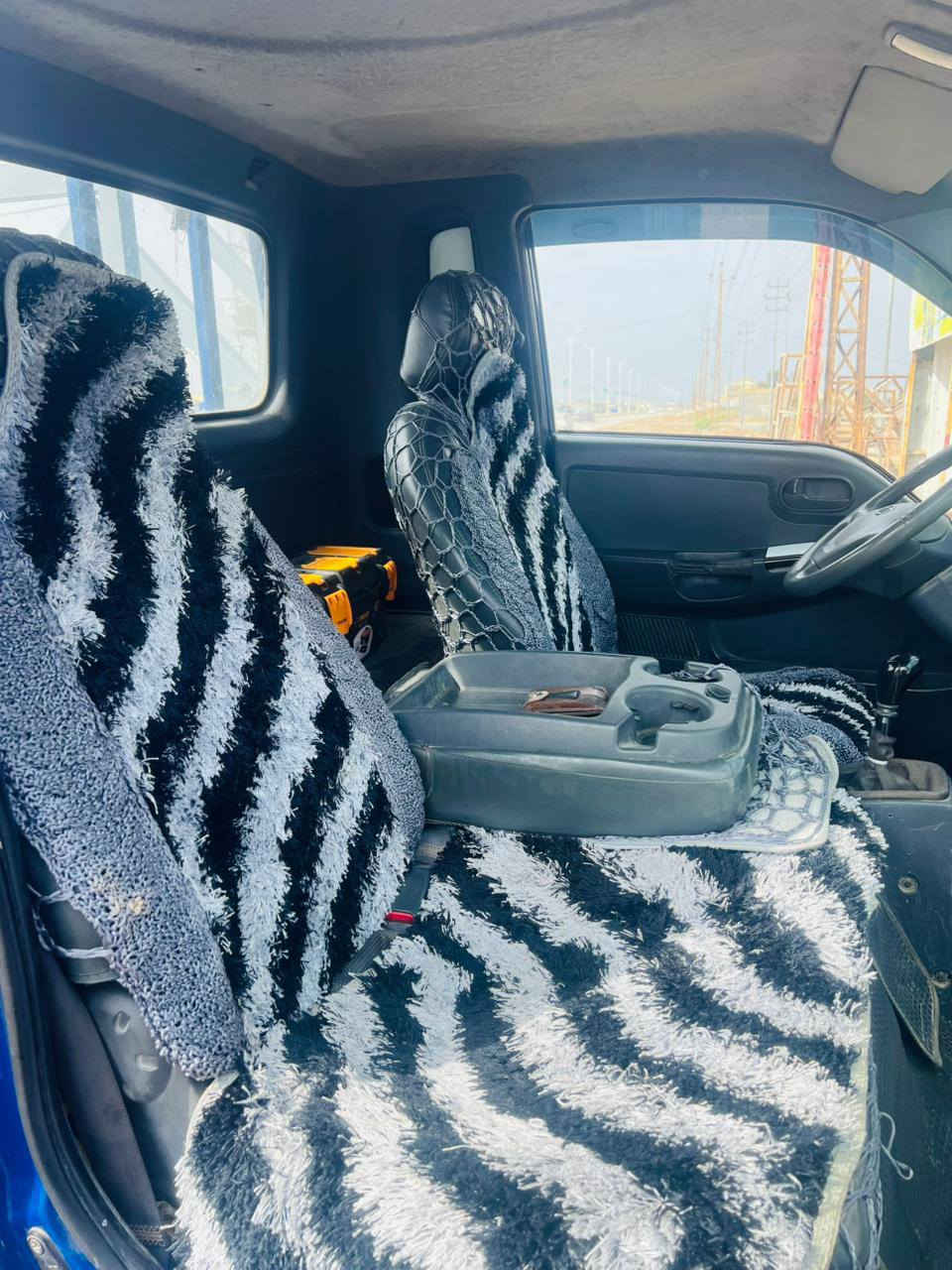 السلام عليكم
سياره بنكو مسكر سبلاين مكينه وكير جدد. حداديه. جديده  تخم تاير كارتون تبريد كهربائيات. كلهة شغاله محور تانكي 100لتر.  السياره جاهزه من الطول لطول. متوم شمالي دهوك. طبق الاصل. حصه كاز بكل العراق. 
السعر 55. بيهة مجال جدأ قليل 
للاتصال.  ***********
ملاحضه. مكلف. بل نشر 
العنوان ناصريه.
