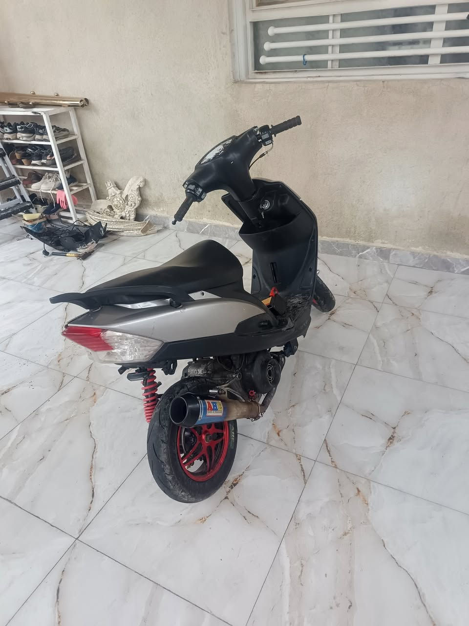 ماكس عدله للبيع
ماكس عدله للبيع شغاله منطول للطول نضيفه شلعه او معدل تاكل الكاع بوشه 55 تيتانيم اصلي 

بيها نوقوصات بصيطه تجيب لايت امامي او تنضف كابريتر فقطط 

بعد كلشي ما ناقصها

 العنوان ميسان ابو طشيب 

تواصل ***********
