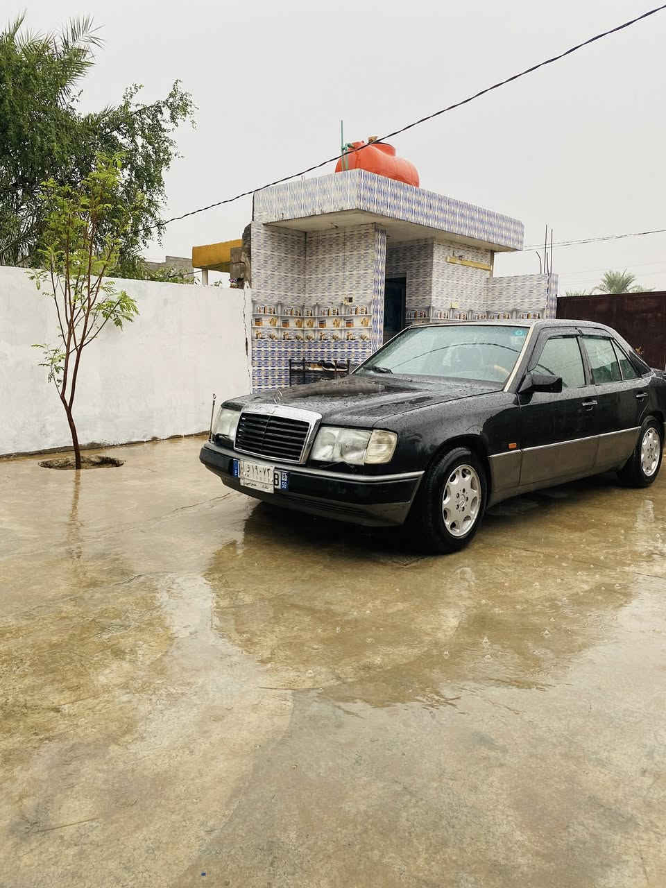 مارسيدب دي ٣٠٠
موديل ٩١ 
تبريد شغال 
محرك ٣٠٠٠ بطة 
 فتحة سقف كهربائي 
كشرها نضيف 
رقم بغداد 
مكانها ديالى دلي عباس 
السعر  ٥٤ بيها  مجال .


**إذا كنت صاحب هذا الإعلان وتريد حذفه لأي سبب، رجاءا أرسل رسالة إلى الدعم الفني**