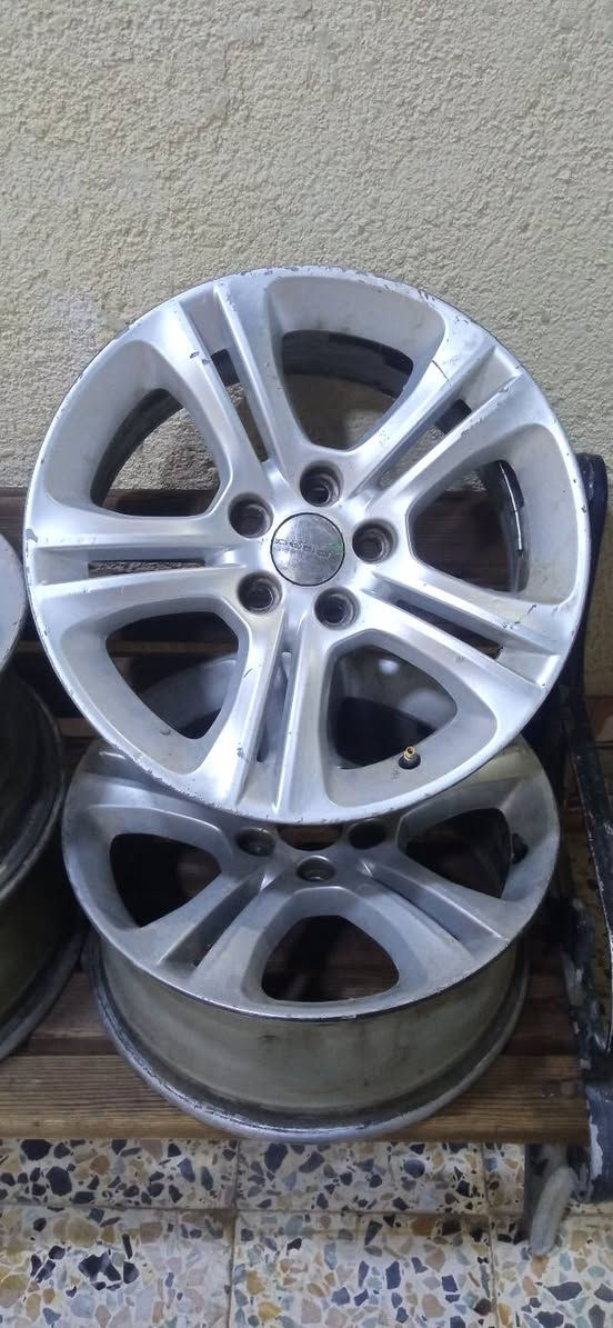 عندي هذا الويل حجم ١٧
جارجر موديل ٢٠١٥
منو عنده ويل اوباما شمسي 
يراوسني خل يراسلني ***********
