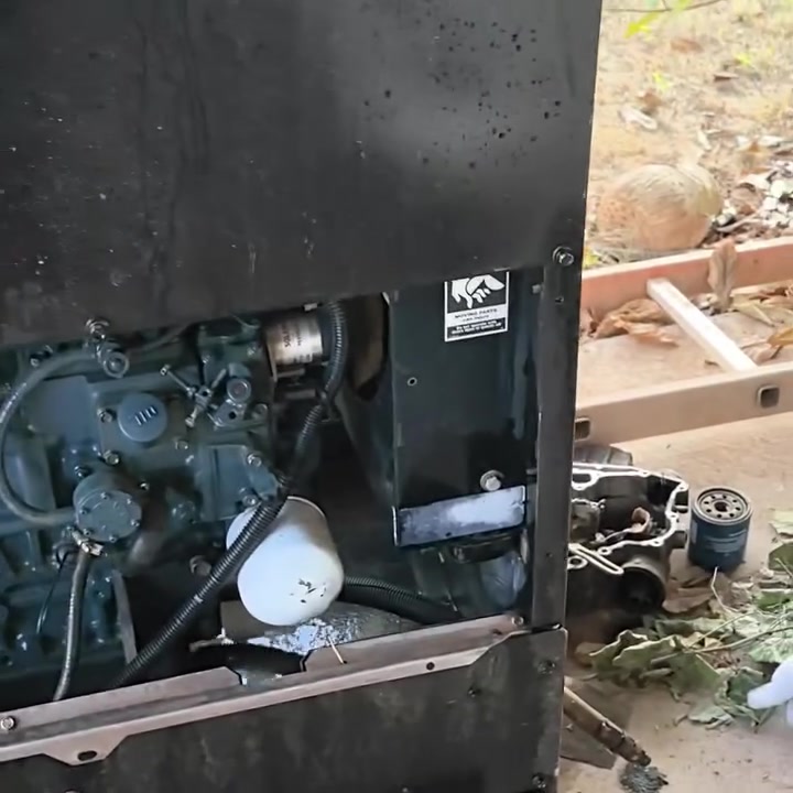 🔷 مولدات اوربيه دخول جديد غير مستخدم في العراق 
🔷 ينمار ياباني3🇯🇵بستم +كابوتا ياباني 4 بستم 
🔷 عدد الدوران 1500 
🔷 ١٥ كيفي ١٦ كيفي ١٧.٥ كيفي ٢٥ كيفي 
🔷 سنكل فيز 220 فقط ويوجد ثري فيز 
🔷 نوع التوليد ستامفورد انكليزي 
🔷 نظام اوتو مع حماية متكامله 
🔷 شرط الشغل والضمان 
🔷 كل تفرعات المحرك والتوليد بلاديه شركة 
 🔷 العنوان // بابل //الحله 
🔷 توصيل جميع المحافظات 
*********** 
*********** واتساب 
الاتصال اثناء وقت الدوام رجاءا من 9 صباحا حتي 8 مساءا

