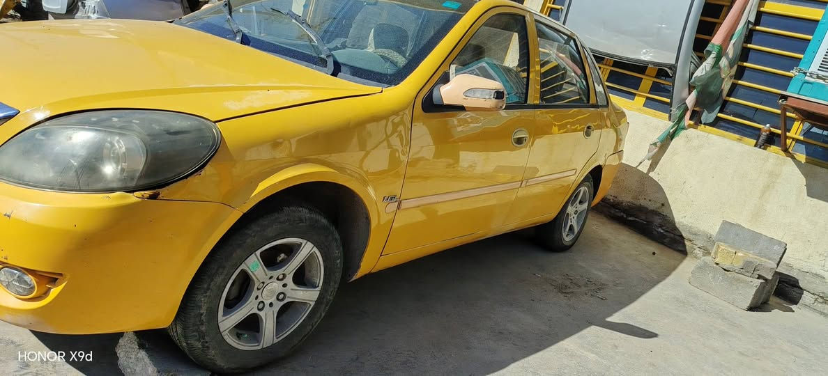 السلام عليكم سياره ليفان ٥٢٠ سياره كشرها كلش نضيف تخم تاير دواخلها كلش نضيفه
كيرها جديد بس مكينه كايمه يعني لازم تبدل مكينه 
١٨ ورقه 
***********
***********
