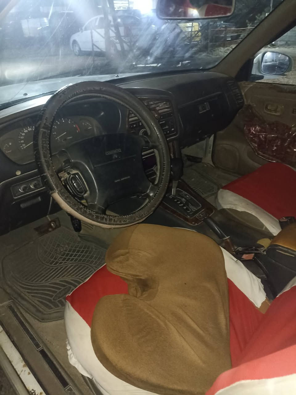 السلام عليكم سياره للبيع دايو بروكهام موديل 1997
السياره حلوه وكاعده لون ابيض  
كير اوتماتيك كير ومحر ك خير منالله 
السعر 23 ورقه وبيهه مجال للطيبين
تحويل ثاني يوم سنويه عضم عاج 
مكان الرمادي 6 كيلو  

للاستفسار ***********
