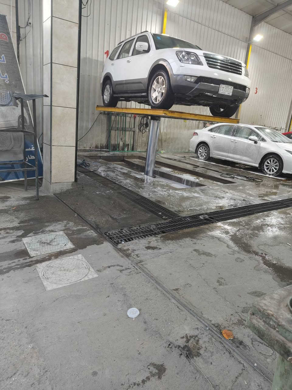 #مهافي موديل ٢٠١٣ خليجية مكفولة من لضربة بيهة صبغ الباب الخلف السيايق اثر شخط والباقي كفالة عامة مكينة ٦ سلندر بيه بدايت راجز  ٧ راكب ٣قطع تبريد تحكمات جيهتين حاكية حساس خلفي شاشة كامرة دوارة كشنات جلد وكهرباء اشاير بلمري ثلاجة بكلايت لد ويل كب ١٨ فتحة سلايت وبيهة مواصفات اكثر مكينة وكير خير من الله صدر امامي وخلفي جدد  كهربائيات كلهة شغالة سياره جاهزه من كل شي اي نقص مابيهة #سعر 158 وبيهة مجال للشراي رقم بغداد الدولي الجديد بسمي  عنوان ذي قار قلعه سكر #للستفسار***********
