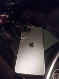 ايفون 11 برو ماكس ذاكره 256 مبدل بطارية وفيس ايدي واكف وضهر مفطور مكان...