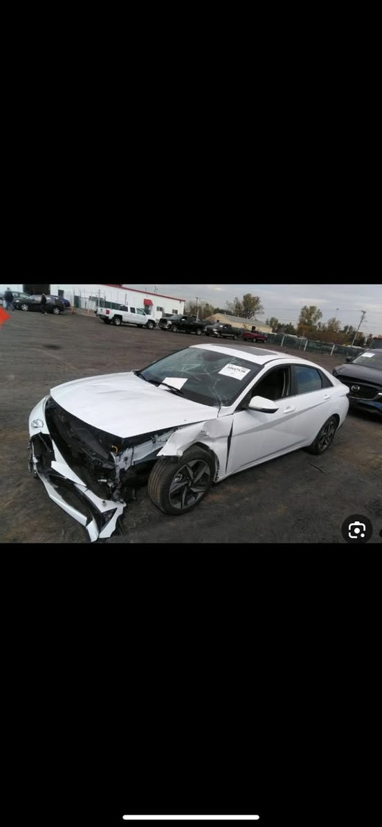 النترا 2023 لمتدد لون ابيض
ماشية 55 الف ميل
حادث جاملغ ايسر وبنيد راجعات نفسهن
بدون ايرباك السيارة
مكينة وكير كفاله برغي ممفتوح بيهن
تخم تاير جديد
بيها سستم لدات اصلي 
مكان السيارة حي الجامعه / حي حطين
السعر 168
*********** احمد
