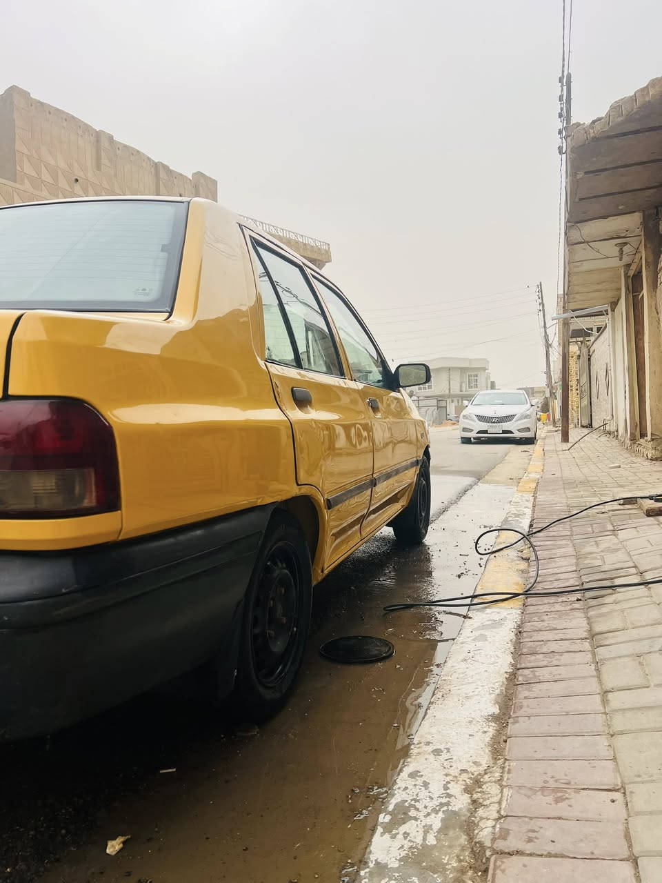 سايبا موديل 2015
رقم انكليزي مصفرة هيئة وغرامات 

مكفولة من الضربة والتبديل 

مكينة وكير شرط 

باتري جديد 

عينة وصينية جديد اصلي 

باور جديد 

شواصي كلة جديد 

برانكيت جديد

اللغد اليمنى واليسرة جديد

السيارة ماناقصها شي بس شوية خياسات بالباب بيها 

***********

السعر 37وبيها مجال
