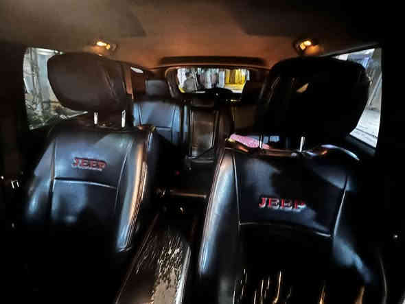 السلام عليكم جيب شيروكي موديل2011 خليجي  بيها صبغ بارد كما موضح بالسونار كير ومحرك مكفولات باسمي سنويه تحكمات كلها شغاله   السياره عليه ادامه كامله السعر 170 مجاله بسيط جدا للاستفسار اكثر الاتصال على الرقم ***********
