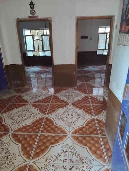 بيت مربع المساحه ١٠٠م في حي العسكري الثاني نهاية شارع الوكفه يحتوي على استقبال وصاله ومطبخ وغرفة نوم الطابق الثاني غرفتين نوم وصاله البيت نظيف جدا السعر على المبادرة ٧٥ مع المجال
*********** واتساب
***********
