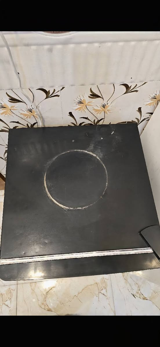 ثلاجة نظيفة مستعملة للبيع 
الطول 81 سم
العرض 47 سم 
تبريد و فريز شغالة 100٪ 
مابيها اي ضرر فقط سطحها من فوق محكوك شوية من اللون مثل ما موضح بالصورة 
السعر 100 الف


**إذا كنت صاحب هذا الإعلان وتريد حذفه لأي سبب، رجاءا أرسل رسالة إلى الدعم الفني**