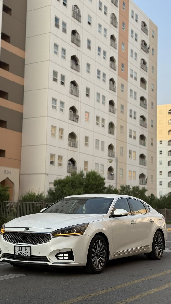 ***السلام عليكم***
نوع السيارة/كيا كادينزا 
الفئة والموديل/امريكي٢٠١٨
حجم المكينة/٣٣٠٠ gdi
عداد الممشى/٦٩٤٠٠ الف مايل 
المواصفات/
فول مواصفات عدا البانوراما-داخل جلد كشنات تدفئة-شاشة اعطال- انارة ترحيب قبضات الدخول وانارة داخلية -بجم مازدات خليجية اصلية ٣عدسات زنون 
الحادث/ تبديل بنيد ودعامية وصبغ القمارة بدون تصليخ فقط تعديل  (الشواصي؛التكم؛ اللغود سليمة شرط السونار ) فقط البدنة الامامية متأثرة بالحادث،،،القمارة طعجة خفيفة مصبوخة من الخارج اجتي السيارة طاك ايرباك الدركة والبردة جهة السايق فقط….
السيارة نظيفة جداً كدواخل ومكينة وكير وحدادية كهربائياتها وتبريدها مكفولات كلهن سيارة ناعمة وجاهزة من كلشي 
رقمها وهزتها جديدات ٢٠٣٠ تسقط سنويتها باسمي السيارة  لونها ابيض صدفي ميتاليك
‼️السعر‼️
-١٥٥ ورقة وبيها مجال السيارة
الرقم/***********
