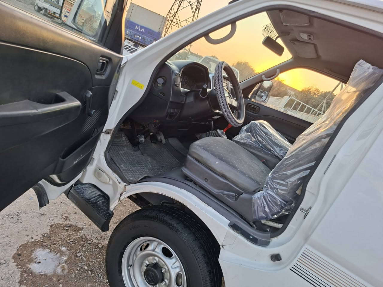 سلام عليكم نيسان اوفان لبيع سياره جاهزه كبل بجهاك لشارع بيه ضربه بس جوه شريط بل طويله شبرين فقط تبريد تتفئه وياء لسويج باب كهربائي دوشمه جديده شماليه سياره رقمه سليمانبه سعر 160 وبيه مجال رقم هاتف *********** ليسه متواجد عله فيس
