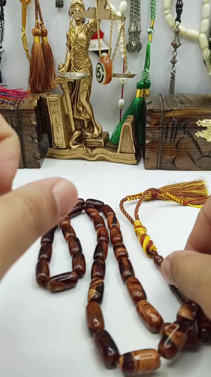 ..لعشاق القطع المختلفة والمميزة
..قطعة من السندلوس الكبسولي لون مميز كلكسي 

..جراخة يدوية بالكامل شفرة وخرز محوفة  كرك ناعم 

.. بوزن..55..قياس الخرزة..18..ب 10..ملم.

..المهتم يتفضل خاص ويدلل .


**إذا كنت صاحب هذا الإعلان وتريد حذفه لأي سبب، رجاءا أرسل رسالة إلى الدعم الفني**