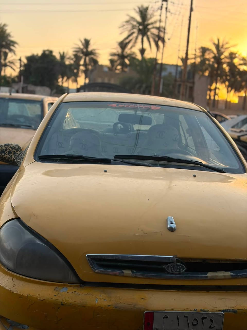 السلام عليكم كيا ريو ٢٠٠٢ سنوية لل٢٧. رقم بغداد الماني شرط تحويل  داخل حلو صدر جديد كير ومكينة زينات سيارة شغالة بس بيها خمدة رايدها ب١٧ورقة وبيها مجال مكاني بغداد دورة هور رجب ***********

