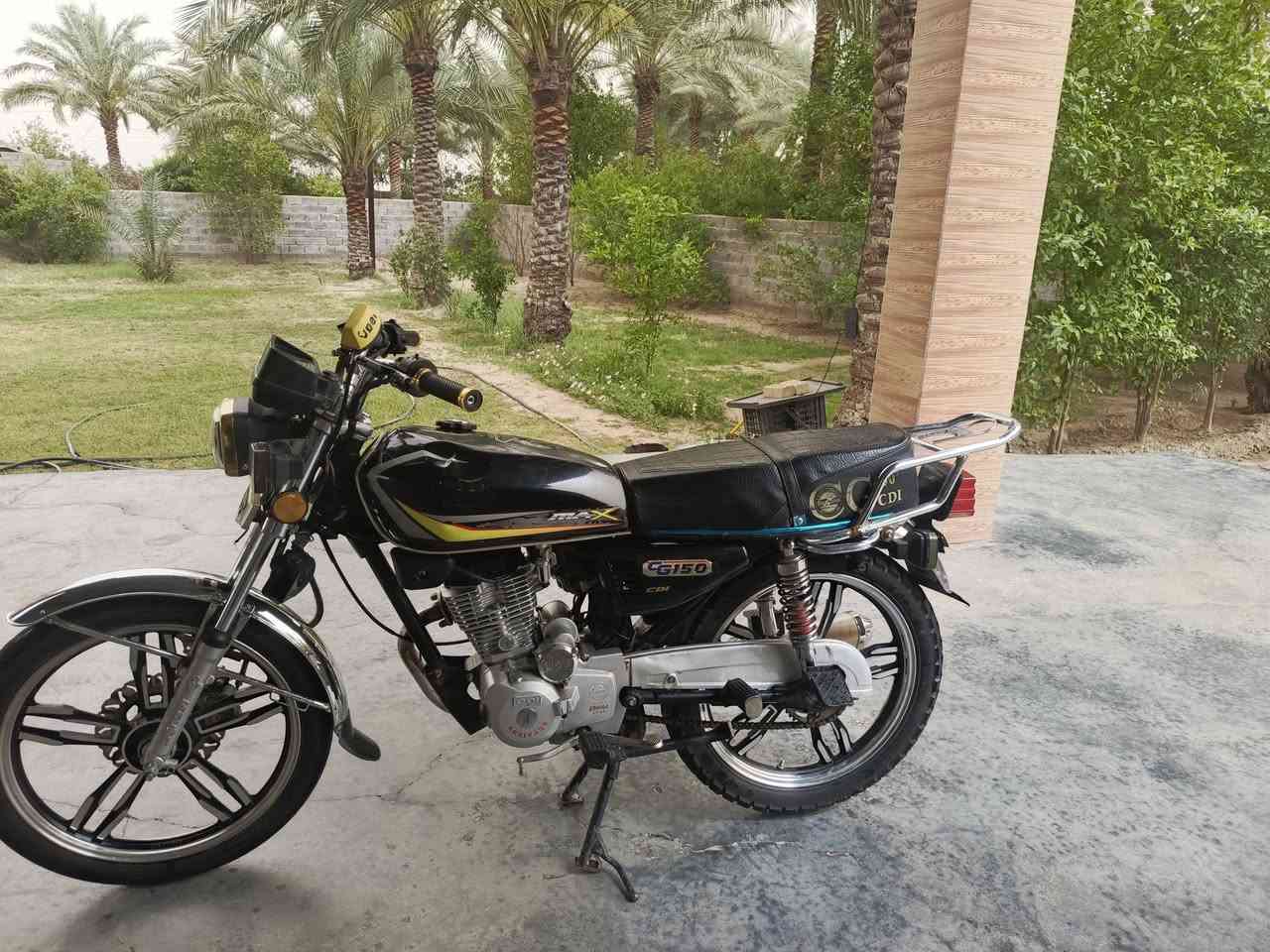 السلام عليكم للبيع دراجه ايراني 2023 بلادي بلاديه الدراجه محرك بلادي نضيفه صالنصه رياضي نقصه كهربائياتها كله شغاله نقصه  باتري فقط بيه منفيس الصينيه الجوه موجوده الدراجة حلوه تعال وشوفه السعر 600 بيه مجال بسيط مكان الدراجه فلوجه قريت المختار رقم الهاتف ***********
