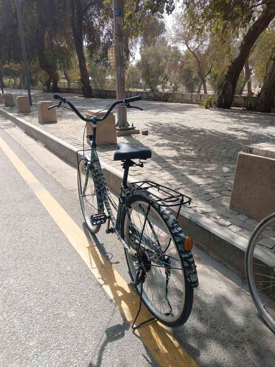 السلام عليكم  بايسكل بناتي  لونـ حشداوي (صبغ مو لزك) مختـم مـال (حاويـه😀) اي نقـص مابيـ🔥񙐊
مكـاني بغداد(الـدورة)

السـعر(130💵) رقـمـي...*********** بي واتساب
