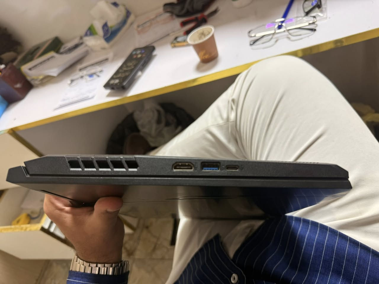 لابتوب للبيع
🖥️ اسم الجهاز:
Acer Nitro 5
⚙️ المواصفات:
🔹 المعالج: Intel Core i5-11400H
🔹 كرت الشاشة: RTX 3060
🔹 الرام: 16GB
🔹 التخزين:
SSD NVMe 512GB (Samsung)
SSD 1TB (KODAK)
👉 المجموع 1.5 تيرا
📊 الأداء:
يشغل الألعاب الثقيلة 🔥
مناسب للمونتاج والتصميم
سريع جدًا بدون تعليق
🧼 الحالة:
نظيف جدًا
بدون مشاكل
استخدام خفيف
 
السعر 900 الف


**إذا كنت صاحب هذا الإعلان وتريد حذفه لأي سبب، رجاءا أرسل رسالة إلى الدعم الفني**