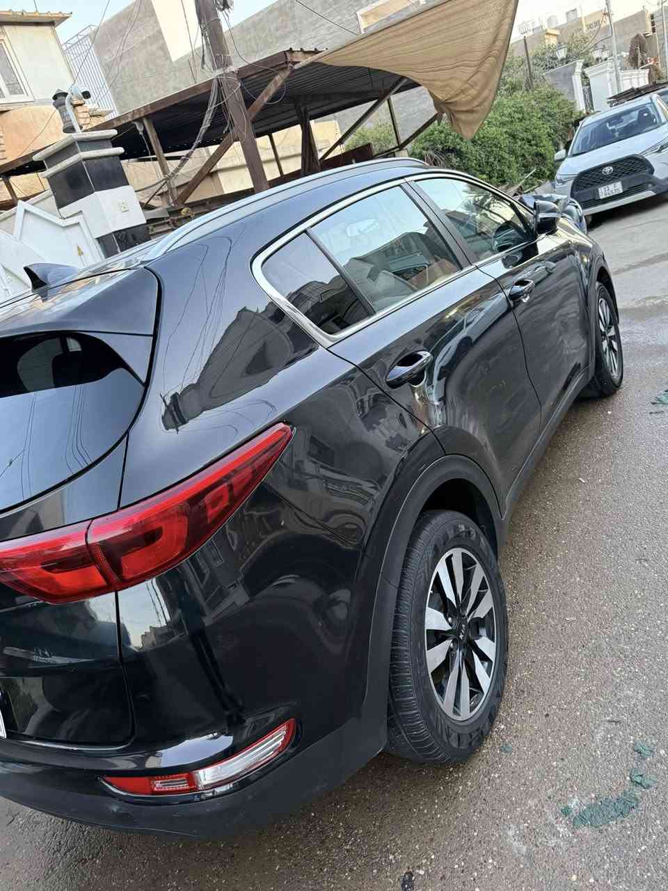 للبيع سبورتح 2018 رقم اسليمانيه عندي وكاله احول بيها ابيعلك صافي عليها بس غرامه واحده بل شمال سنويه صاقطه بيها بنيد وجملوغ ابدل اصلي وكاله دعاميه اماميه مصبوغه ايي صبغ ما بيها السياره السعر 147 وبيها مجال كلش قليل واني بل خدمه رقم تلفون ***********
