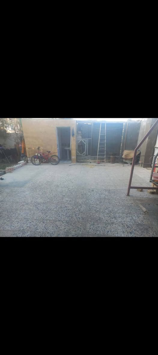 البيت مطلوب مبادره مساحه 340 ركن على ساحه خضراء شارع 20 متر والشارع 12 شهداء قرب شارع 40 قرب الجرحى البيت بيع او مراوس بقطعه او هيكل بالجرحه بالطشاش او مشتمل اذا بيع مقدمه  والمبا عالشراي 85 وبي مجال للتفاهم

او بيت مرااوس بالعزه
الاستفسار الاتصال
***********

