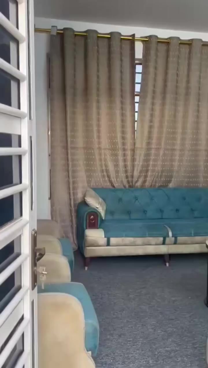 السلام عليكم
بيت للبيع مساحة 100 متر مربع 10x10
بناء جديد 
ثاني قطعة عن الشارع العام ماء كهرباء تبليط حتى مجاري مأسس بس بعدهة مامربوطة منطقة قريبة على بوب الشام السايد الأيمن يؤدي إلى الأوسمة وسبع قصور والسايد الأيسر يؤدي للحسينية ومستشفى حمادي شهاب زراعي إقرار محكمة السعر 50 مليون وبيه مجال
للاستفسار التواصل ***********
