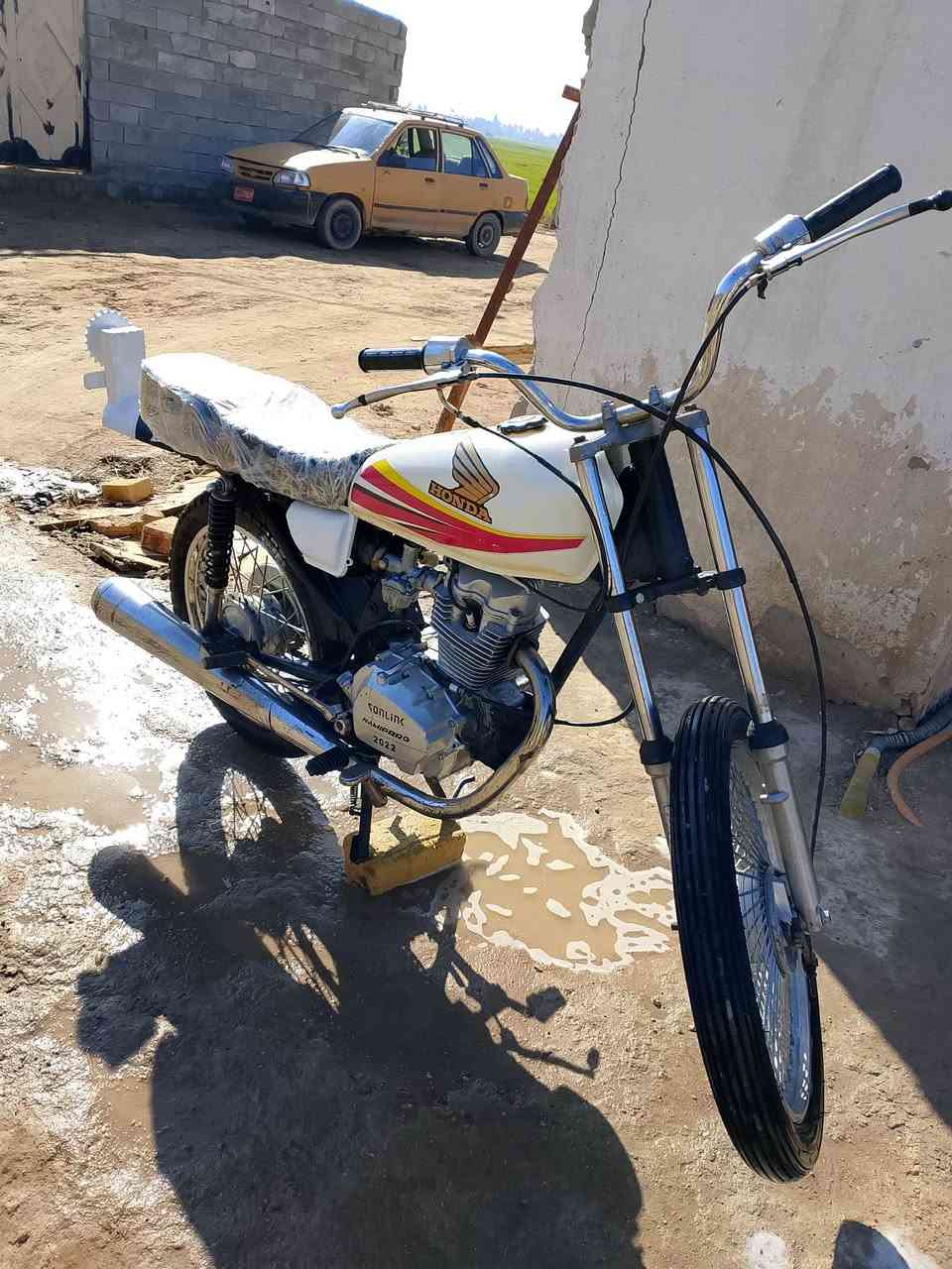 سلام عليكم دراجه ال بيع كلك مديل 2022 المكان نجف  مشخاب ***********.   السعر 350 وبيه مجال
