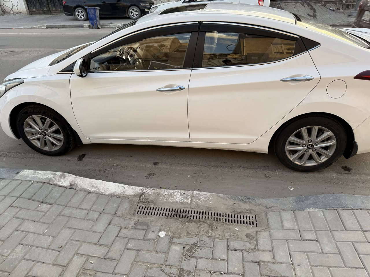 مواصفات الخليجي معروفه محرك وكير على وضع الشركه ماشيه 90 باتري جديد حداديه زينه بيها طخات بصفحه العبري موضحه بالصور 

مكاني / البصره شط العرب 

☎️ ***********

سعر / 122 وبيها مجال او مراوس بالنترا حديث وجاهز للفرق
