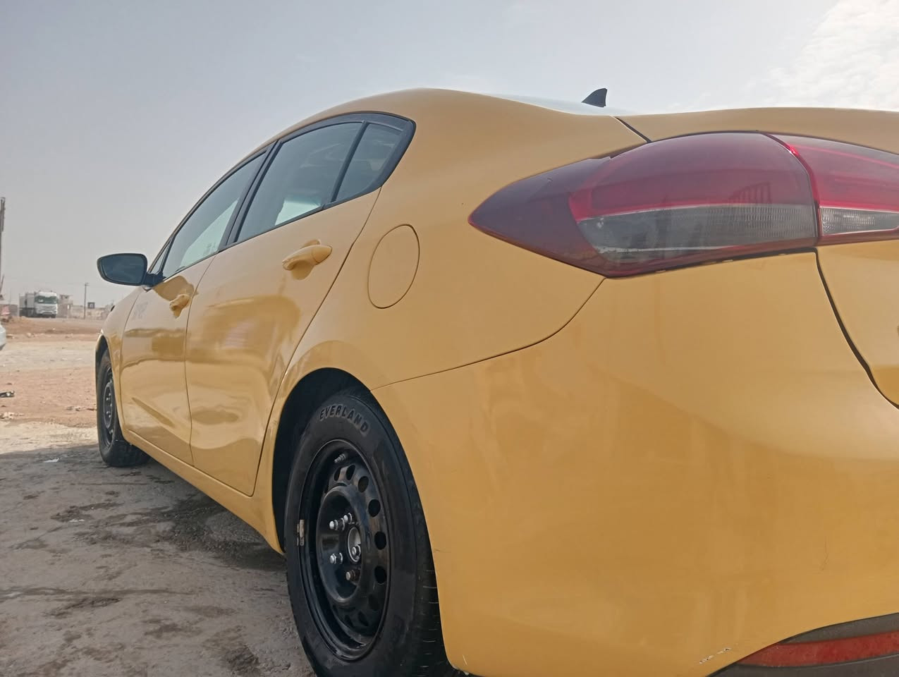 السلام عليكم
كيا فورتي موديل 2017 وارد امريكي بدون حادث فقط حالوب تكسي مكينه وكير وحدادية جاهزات   شاشة و وكامرا خلفية وحساسات امامية وخلفية تحكم ستيرن  رقم بغداد باسمي  السعر 115 وبيه مجال مكاني ميسان للاستفسار على الرقم *********** مكلف بالنشر
