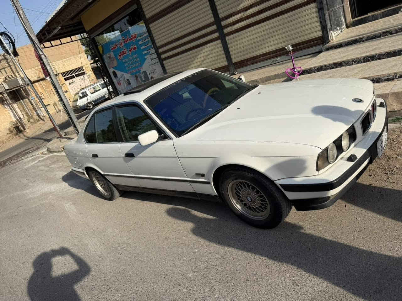 سلام عليكم بي ام موديل 1992 بدون صبغ بدون ضرر كهربايت كلها شغال رقم مستره نينوى شرط وكاله وتحويل كربون بنزين بيها بس المحرك يردلو تعمير حجم المحرك 520 كبس الكير توماتيك شرط الكير تبريدها بس البانكه يردلو ربط الباقي كلها شغال وشرط 
مكان السياره موصل حي الكرامه الاستفسار *********** 
السعر 77 بيها مجال 
شراي اتصل
