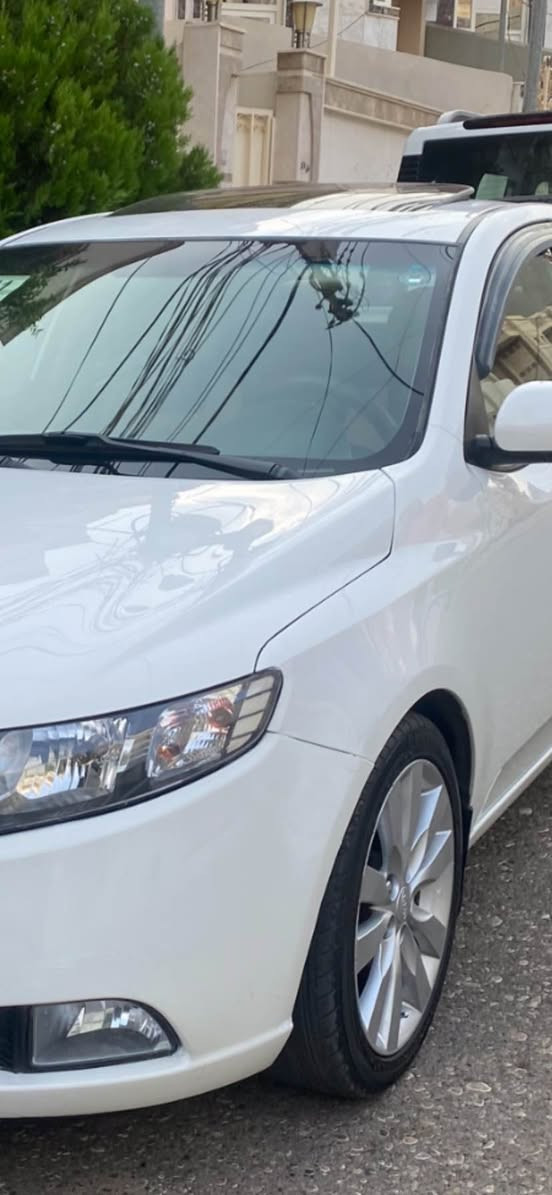 كيا سيراتو ٢٠١٣ خليجي فول سلايت  شفتات استيرن مرايات شفط اشاير بلمري تحكمات استيرن جهتين  كير ٦ نمرات المرغوب محرك ١٦ دوش مامفتوح تبريد ثلج السيارة على وضع الشركة بدون اي نقص بدون دعم وصبغ ماعدا شبر باب الخلفي جهة النفر  فقط السعر ١٠٩     ***********.   *********** دهوك, العراق
