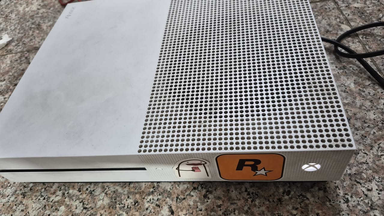 سلام عليكم
Xbox 1s واحد تيرا
جهاز مستعمل 
للبيع
وياه يدتين
اصلية خربانه + ثانيه كوبي بيها مشاكل بالاتجاهات ومسطرة 
 + ups فاربر  يحتاج له تبديل 
بطارية 
190
واذا وياه كيم سير ب215
وهدية قرص تومب رايدر 
واعتقد بيه مشكلة اقراص 
جهاز تاركه بسب جامعة
عنواني بغداد الزعفرانيه 
+ بيه مجال


**إذا كنت صاحب هذا الإعلان وتريد حذفه لأي سبب، رجاءا أرسل رسالة إلى الدعم الفني**