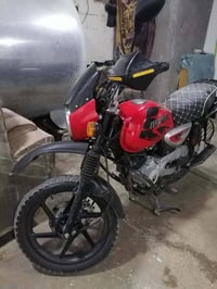 بوكسر 21مامفتوحه بعدها جديدها اوراق اصولي البيع ٠٧٧٠٥٦٨٧٣٥٠