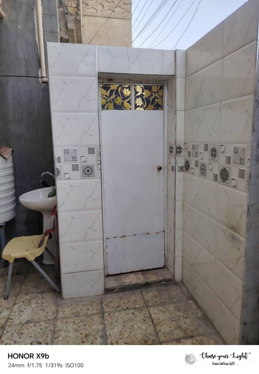 السلام عليكم دار للبيع المساحة ١٠٠ متر واجهة ٥ نزال عشرين  طابو ملك صرف طابقين كامل متكامل من كل شي  كفاءات شارع عشرين قرب المدارس قرب افران الكوثر
الدار متكون من ٣ غرف نوم
استقبال مطبخ صحيات طابق اول وثاني صالة فوك وجوة ماناقصة اي شي خدمات كاملة متكاملة سطح.شتايكر بيتونة كاملة مطبخ حار وبارد وياه تشجير امام البيت 
البيت متعوب علي جداً للاستفسار ع السعر اتصل ع الرقم وبيك خير وتدلل وبي واتساب 
***********
#الجميع
#متابعين
