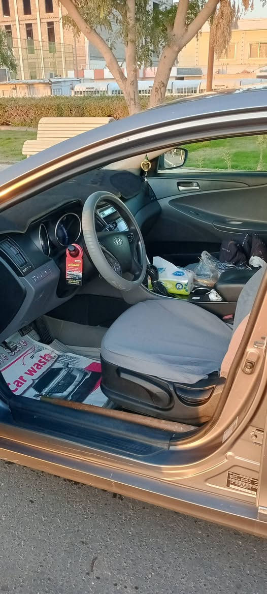 السلام عليكم ورحمه الله وبركاته
#مرخصت #الادمن #سوناته #موديل2012
امريكي حادث جاملغ وبنيد بدون دواخل 
وبلعراق جاملغ جهة السايق 
مواصفات تحكمات حساسات خلفيه 
السياره جديده بمعنه الكلمه
دواخل جديد كير ومحرك جديد 
حداديه جديده فقط دبل واحد فاكس بيها
#السعر92وبيها مجال غير متواجد ع فيس
للاتصال ***********
