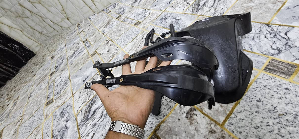 سلام عليكم غراض تفصيخ واقيات مال يدات جبلي ماركه مال قفاز  و نصبتهن كلش حلوه بل الدراجه مشتريهن ب ١٠٠ رايدهن ب ٦٠  و  هاي نصبتهن بل الدراجه موجودات بل الصور سبايدر قطعتين مال تفصيخ  ب ١٥  و جاملغ أمامي  مال رنبه  ٢٠ مو تجاري و فلتر شوته اصلي   ب ٥  مكاني حي اور ام الكبر و الغزلان


**إذا كنت صاحب هذا الإعلان وتريد حذفه لأي سبب، رجاءا أرسل رسالة إلى الدعم الفني**