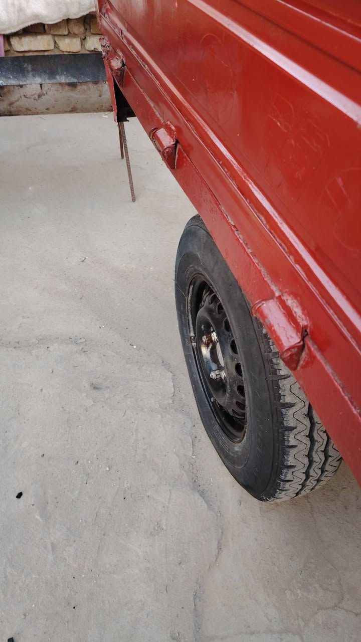 السلام عليكم ستوته ايفان موديل 2013 اوراق وكيلهه شاكر ابو المجر محرك امتيار ناعم شاصي مكفول بدي نظيف تخم تاير مال كيه فحل ستوته الف ماتصرف عليهه كهربائيات شغاله من طول لطول مكفوله من كلشي السعر 1400 وبيهه مجال بسيط مكاني العمارهه صدر المجر 
***********
