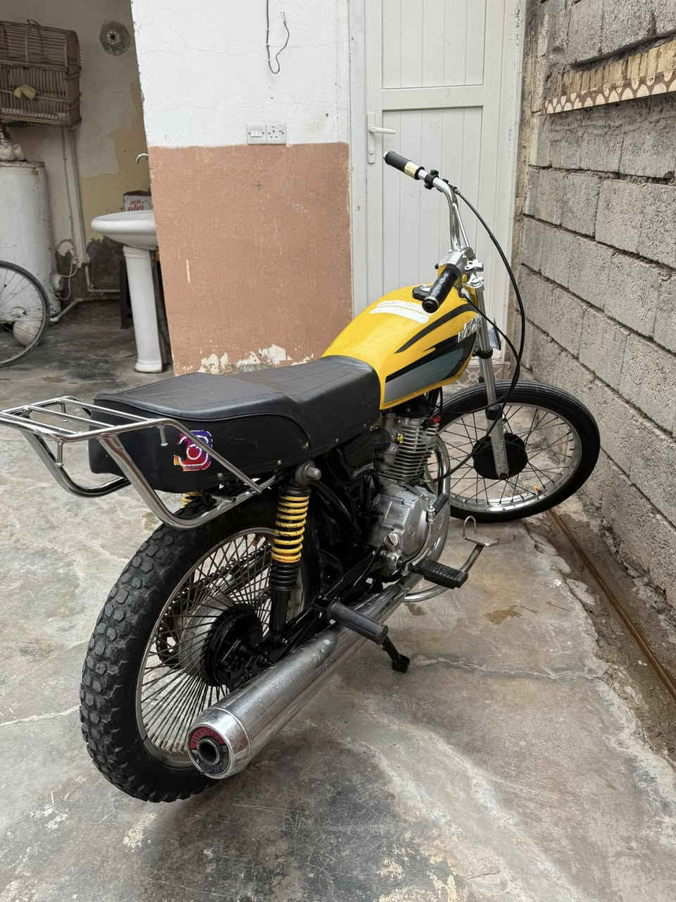 سلام عليكم شباب دراجه للبيع موديل ١٨ دراجه كامله مكفوله من كلشي مكاني حي العسكري السعر 375 وبي مجال هاذ رقمي ***********
