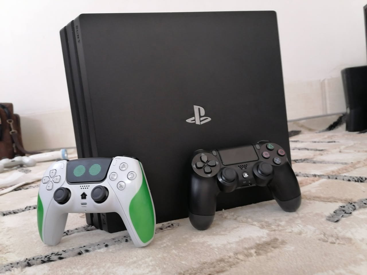 السلام علیکم بلی فور المهکر 500جیجابایت
2جوستیک
 فول العاب 
السعر 300الف دینار متوفر التوصیل في الجامع المحافظات  العراق


**إذا كنت صاحب هذا الإعلان وتريد حذفه لأي سبب، رجاءا أرسل رسالة إلى الدعم الفني**