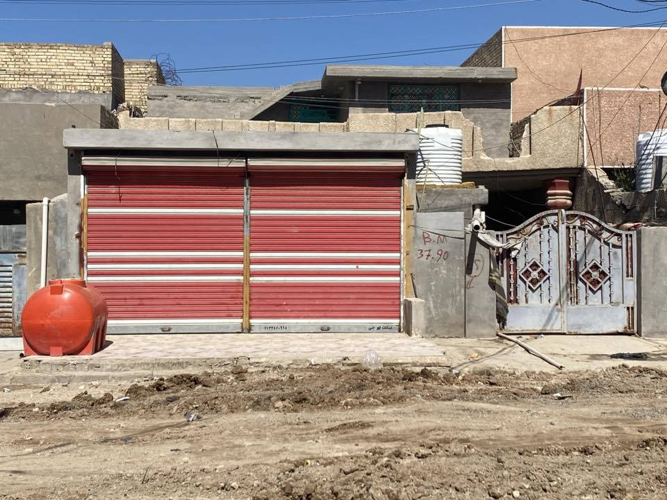 سلام عليكم بيت للبيع مساحه ٢٠٠ متر وره سوك الأولى بيت كامل مابي اي نقص للاستفسار ***********
