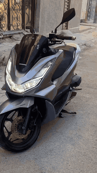 سلام عليكم بي سي اكس جيل الرابع دراجه جديده وكفاله عامه جيب ١٠ فيتريه وتعال دراجه خير من الله لون مميز اخوان المايعرف بيهن لا يكسر بل حلال السعر 20 ورقه وبيهه مجال للشراي مكاني مدينه الصدر رقمي ***********
