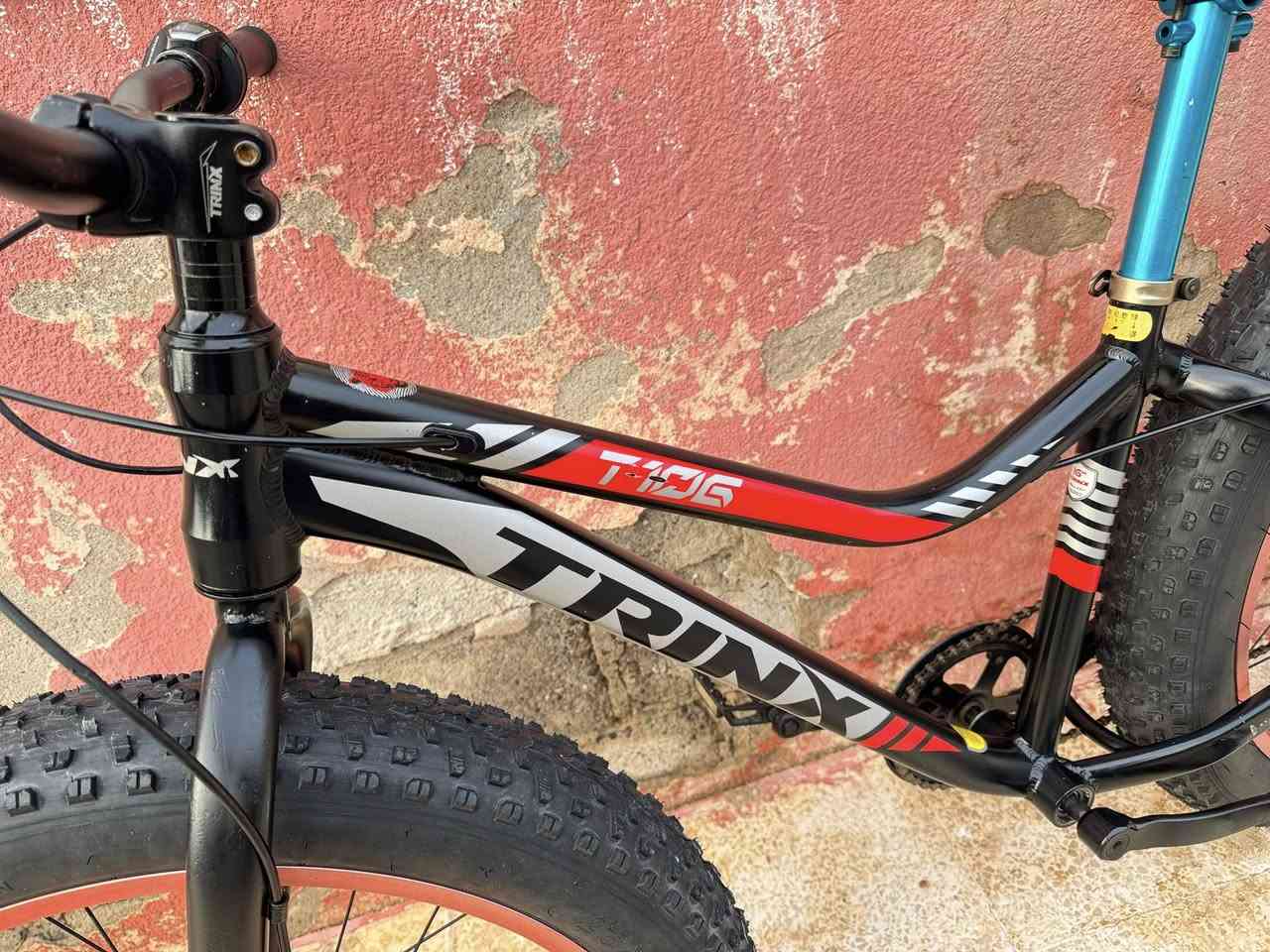 السلام عليكم اًخواني الغوالي عنديً هذي ماركة ( TRINX) غني عن التعريف حجم 26 قياس S 
عرض التايرات 26 عل 400 معدنه المنيوم 
سستم شيمانوا تورني 1/7 حت بركاتهاا 
تورني صنع ايطالي اصلي مختوم عل لشه 
نظافتها شوفت عينك بس بيها ملاحظه 
اخواني بيها فطر من جهة الصينية الامامي 
وراح انزل صورتها ب اول تعاليق الله شاهد كلشش 
نظيفه والفطر يتعالج وميظر شي الدراجة رمبه 
ممستخدمة بل عراق  سعرهاا 210 الف وبي مجال 
الاستفسار *********** تتوفر خدمة توصيل 
لجميع محافظات العراق وتحياتي للجميع
