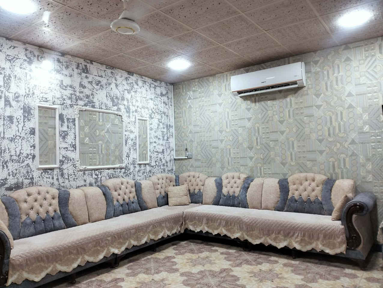 بيت طابو صرف للبيع او مراوس 300م.واجهه 15نزال20.غرفتين نوم وهول واستقبال مجمع صحي خارجي حديقه واجهه البيت وقطعه ترك 100متر تصلح مشتمل تنبني


**إذا كنت صاحب هذا الإعلان وتريد حذفه لأي سبب، رجاءا أرسل رسالة إلى الدعم الفني**