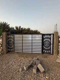 للبيع باب غير مستخدمه جديده. حديد ثقيل باب متنشال اله كرين.  شغل درجه ...