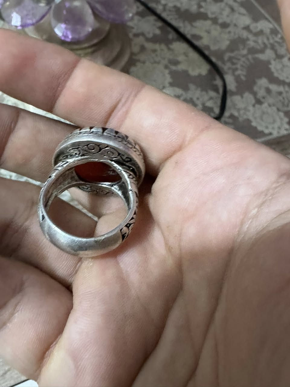 يا الله سلام عليكم عقيق يماني مشمشي مزعفر قطعه جدآ راقيه فضته ثقيله صياغه قلم زني وزن الفضه 22 اغرام سعره 110  وبيه مجال توصيل جميع أنحاء العراق


**إذا كنت صاحب هذا الإعلان وتريد حذفه لأي سبب، رجاءا أرسل رسالة إلى الدعم الفني**